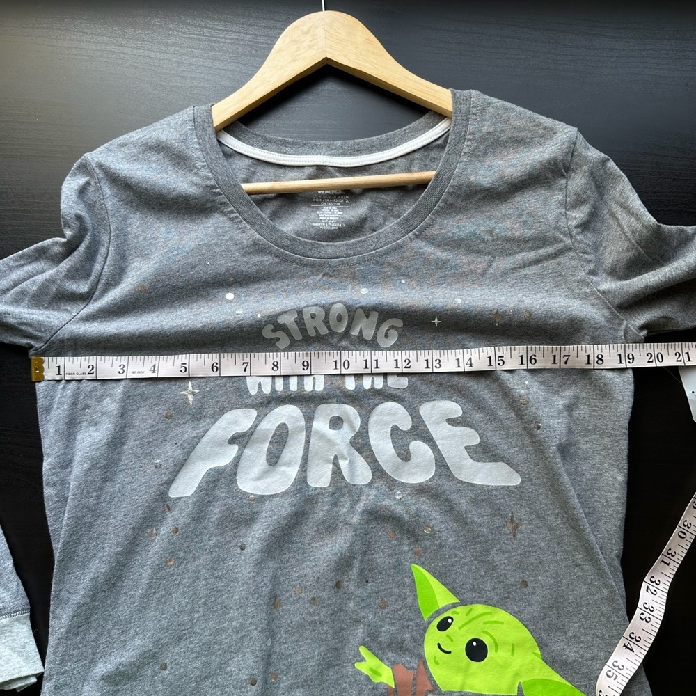 NWT Disney Star Wars Gray Grogu ‘Strong with the Force’ Long Sleeve Sleep Shirt - Picture 4 of 6